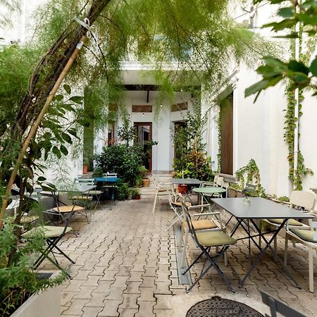 Home Away From Home - Modern & Cozy Apartments Near Vibrant Unirii Area Bucarest Extérieur photo