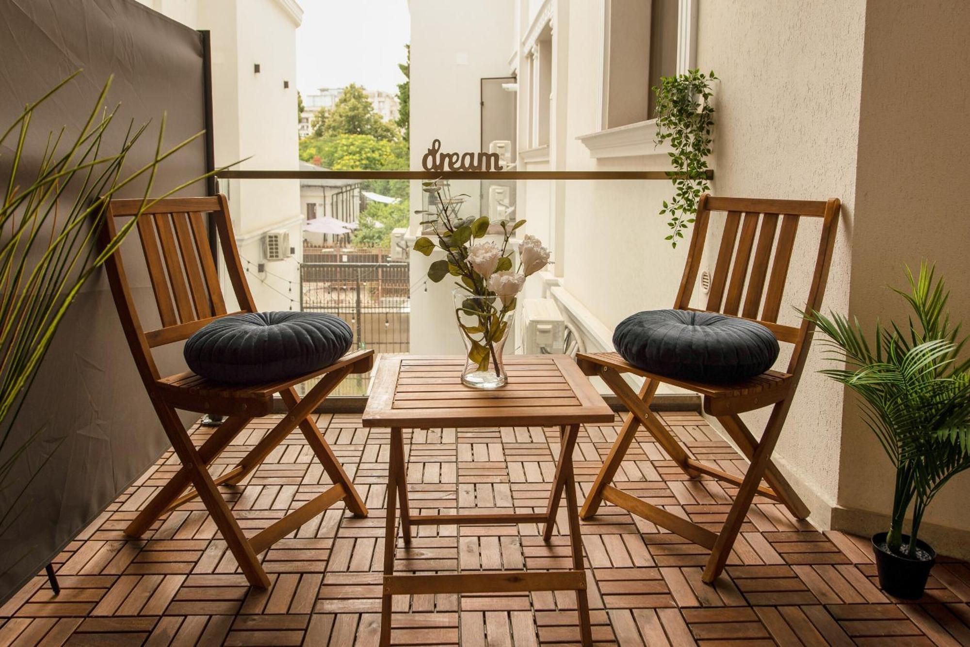 Home Away From Home - Modern & Cozy Apartments Near Vibrant Unirii Area Bucarest Chambre photo