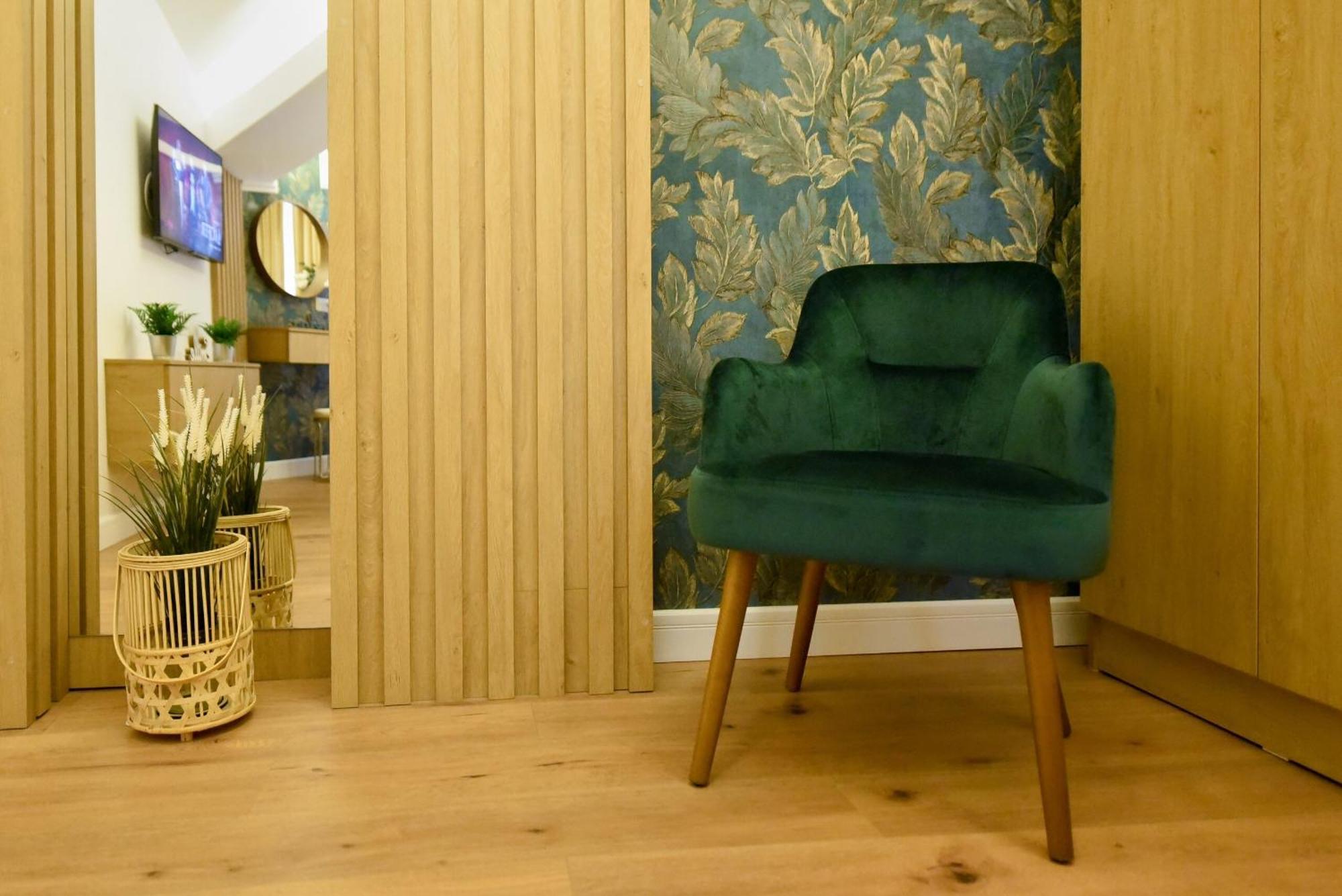 Home Away From Home - Modern & Cozy Apartments Near Vibrant Unirii Area Bucarest Chambre photo