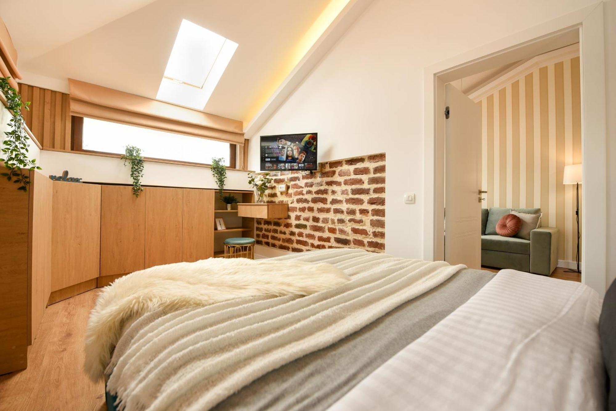 Home Away From Home - Modern & Cozy Apartments Near Vibrant Unirii Area Bucarest Chambre photo