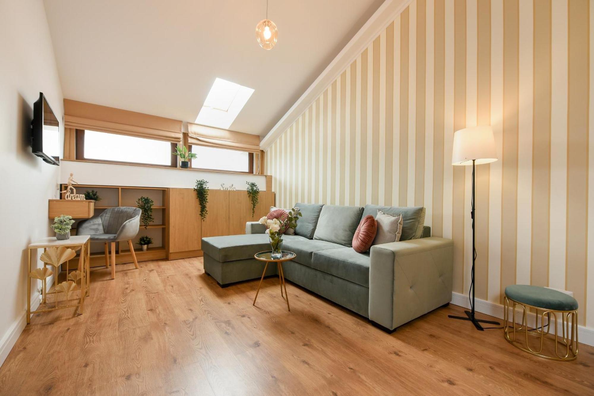 Home Away From Home - Modern & Cozy Apartments Near Vibrant Unirii Area Bucarest Chambre photo