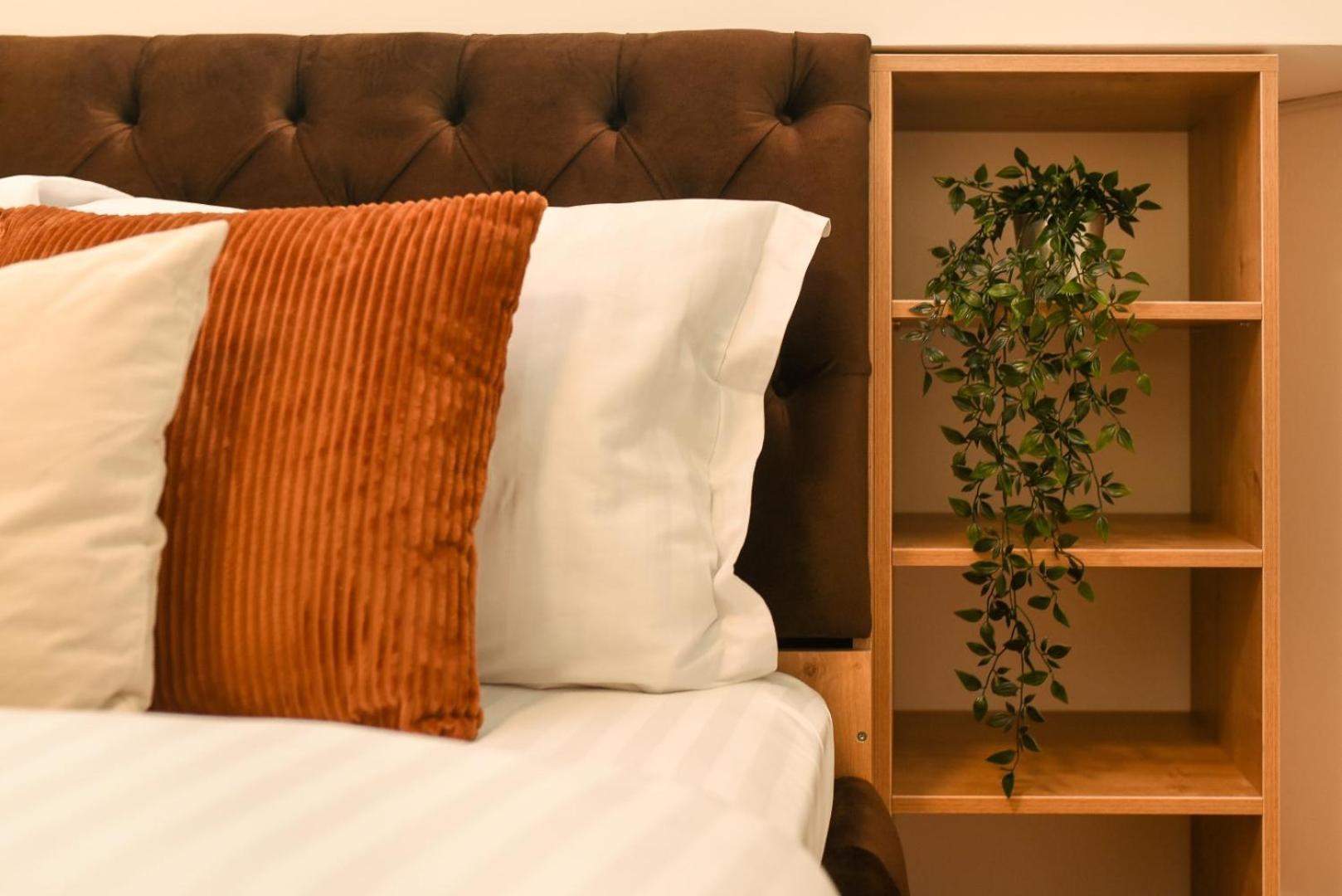Home Away From Home - Modern & Cozy Apartments Near Vibrant Unirii Area Bucarest Chambre photo