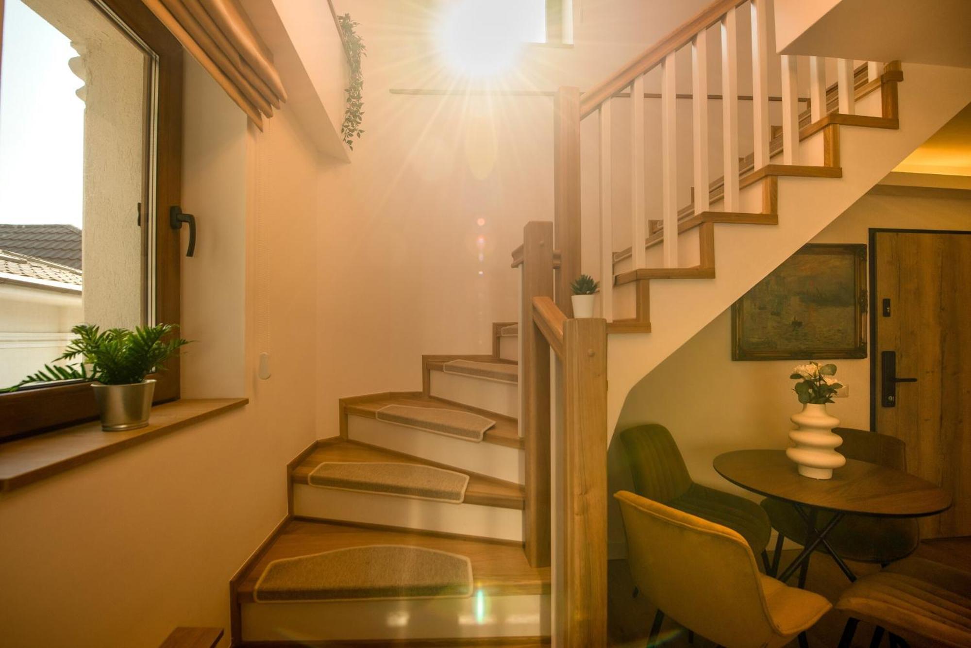 Home Away From Home - Modern & Cozy Apartments Near Vibrant Unirii Area Bucarest Chambre photo