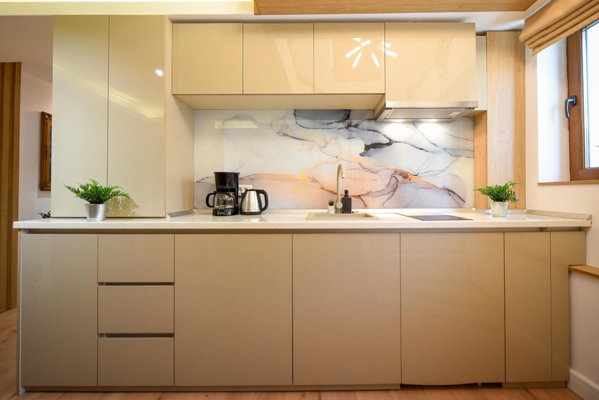 Home Away From Home - Modern & Cozy Apartments Near Vibrant Unirii Area Bucarest Chambre photo