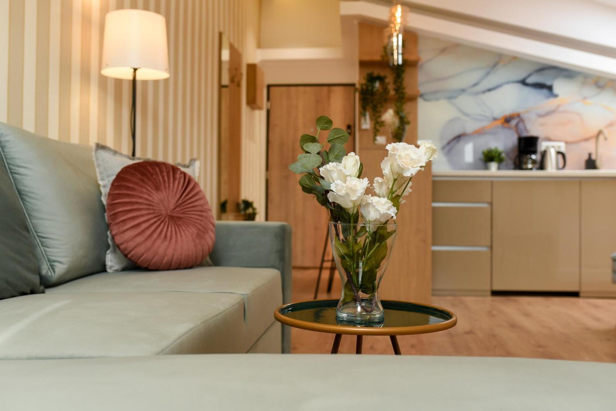 Home Away From Home - Modern & Cozy Apartments Near Vibrant Unirii Area Bucarest Chambre photo