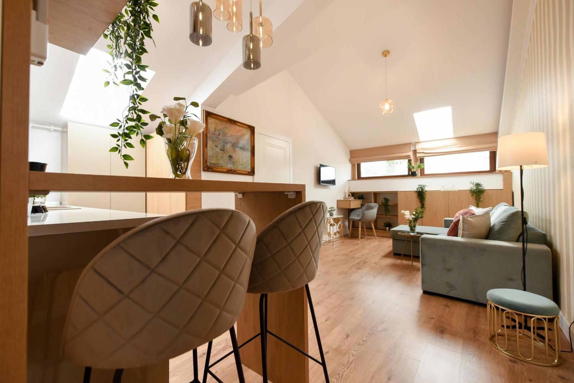 Home Away From Home - Modern & Cozy Apartments Near Vibrant Unirii Area Bucarest Chambre photo