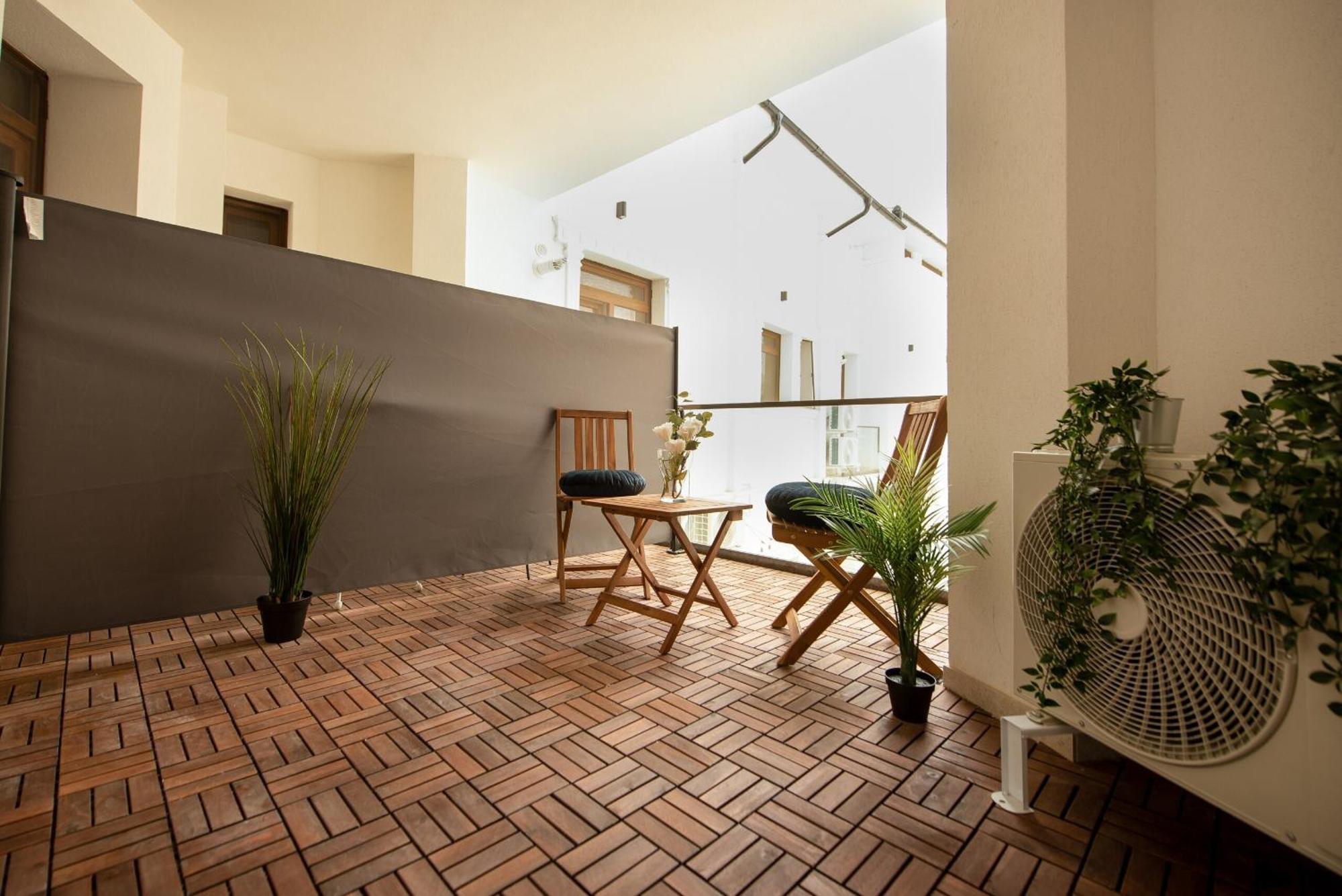 Home Away From Home - Modern & Cozy Apartments Near Vibrant Unirii Area Bucarest Chambre photo