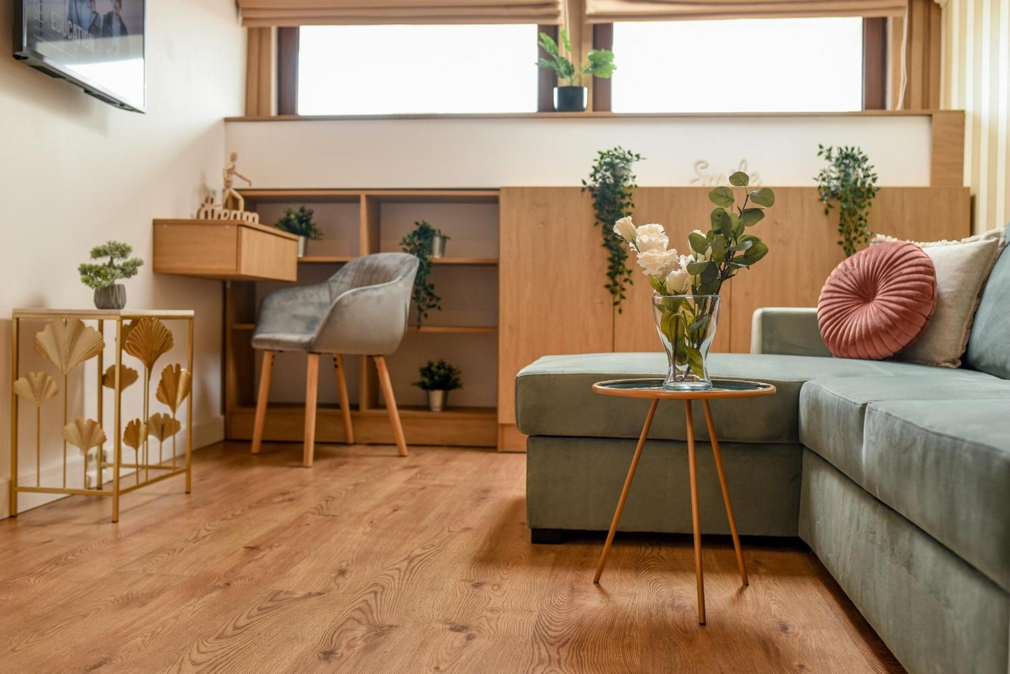 Home Away From Home - Modern & Cozy Apartments Near Vibrant Unirii Area Bucarest Chambre photo