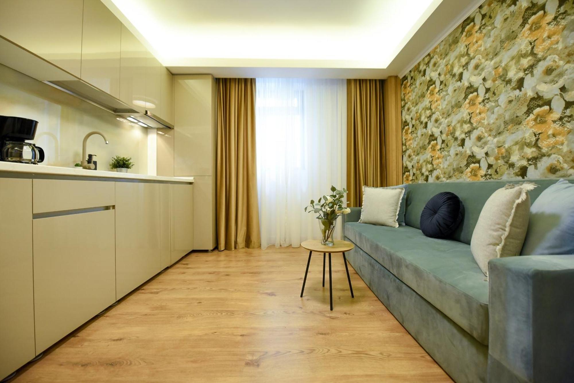 Home Away From Home - Modern & Cozy Apartments Near Vibrant Unirii Area Bucarest Chambre photo